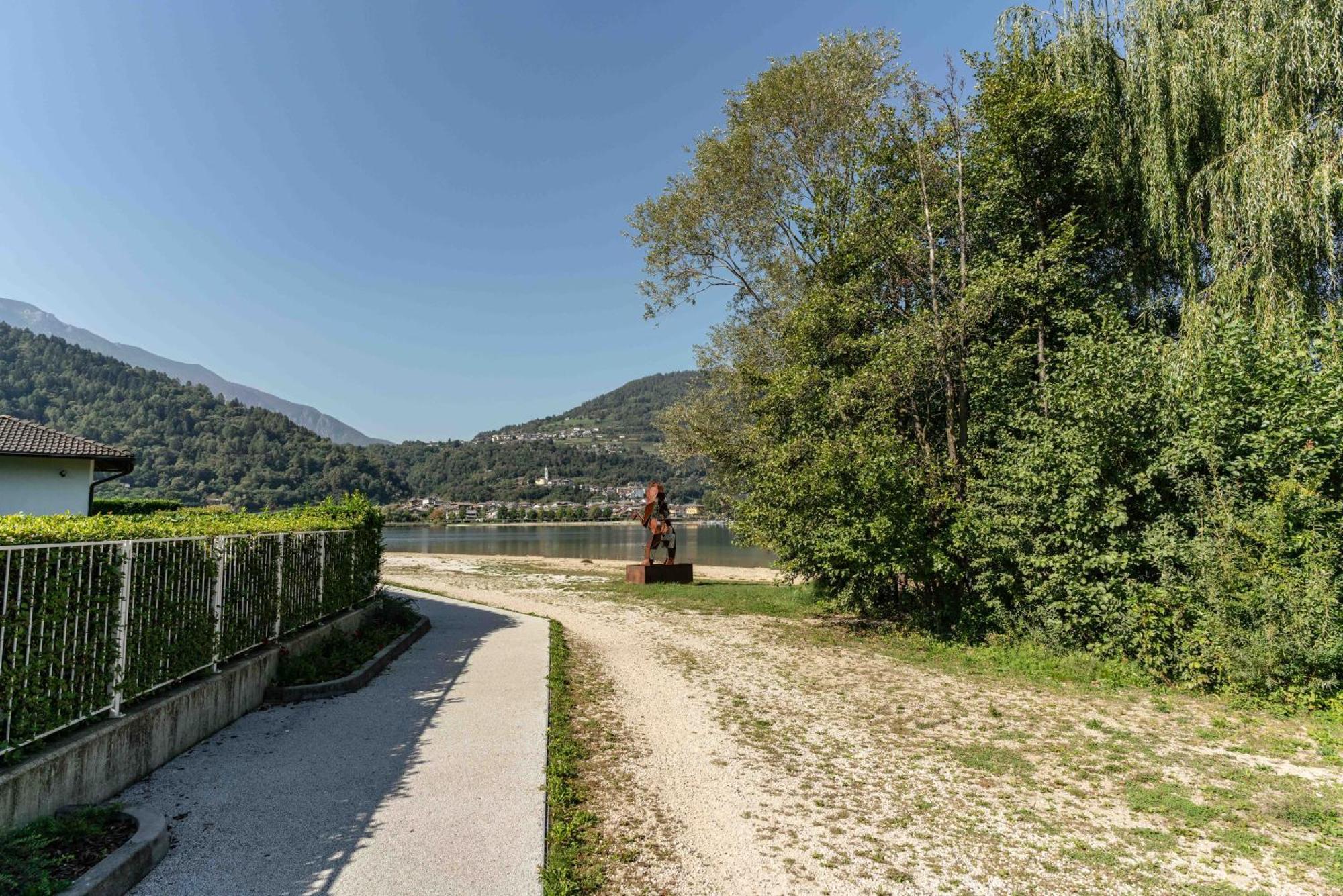 La Gemma Sul Lago Calceranica al Lago Exterior foto